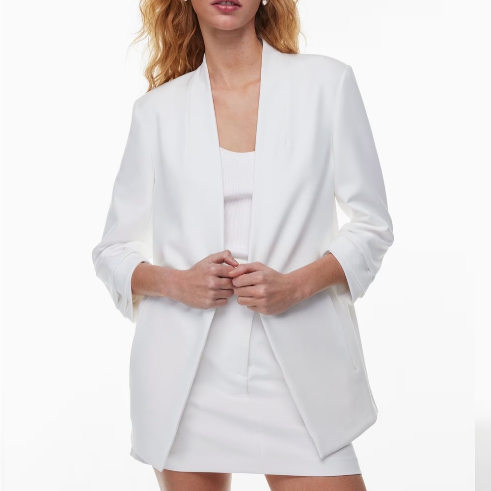 Aritzia Macauley Babaton Blazer size 00 White